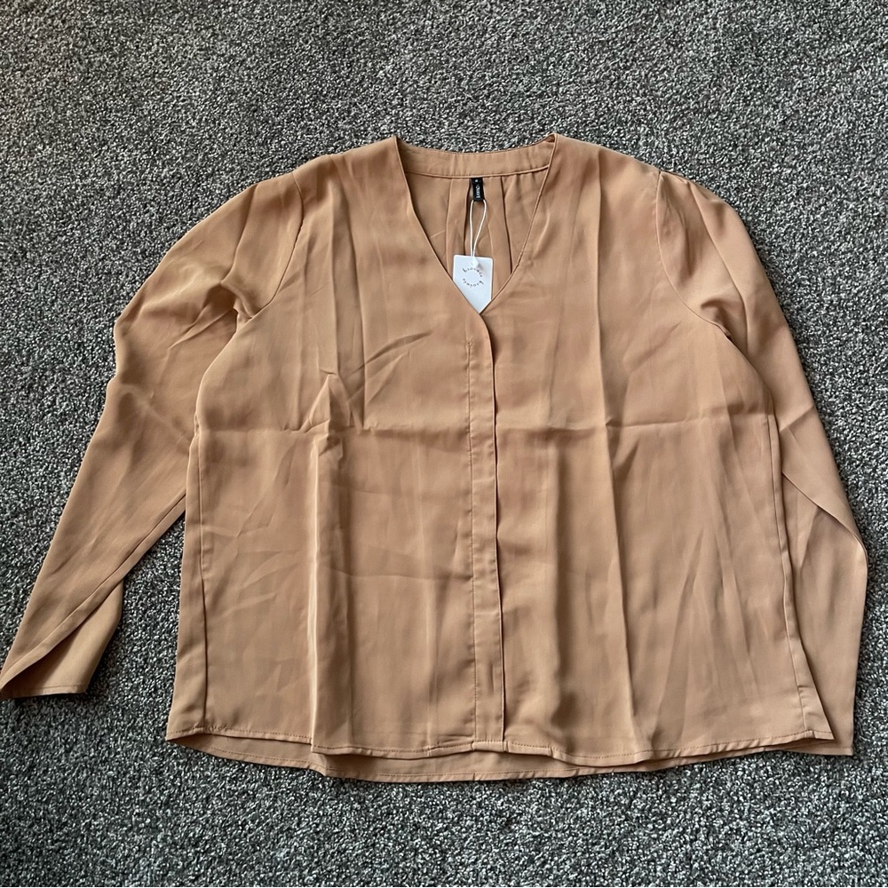 NWT Elegant Tan V-Neck Long Sleeve Blouse